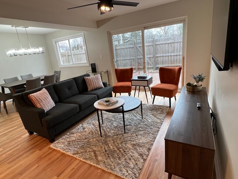 Building Photo - 725 Hibbard Rd