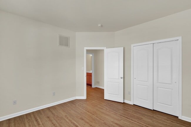 Building Photo - 3 bedroom rancher with an open floor plan