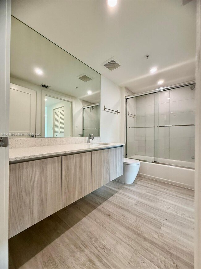 Building Photo - 2285 SW 27th St