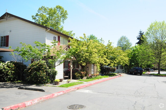 Building Photo - Kingswood Townhomes
