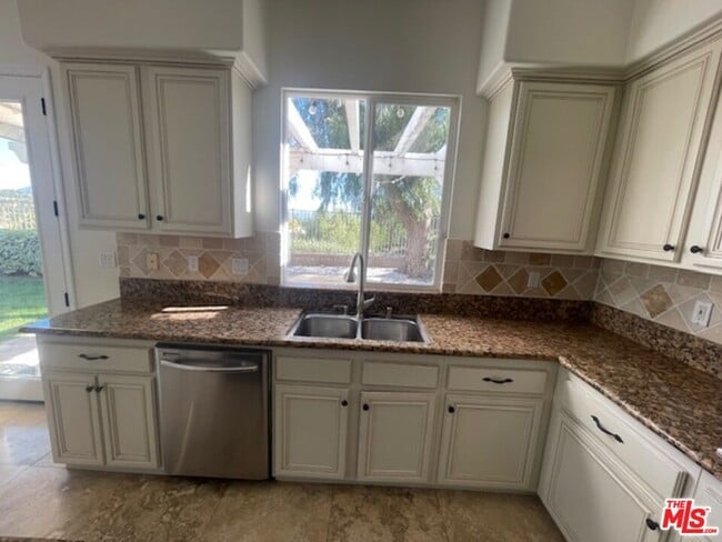 Building Photo - 24224 Edelweiss Ct