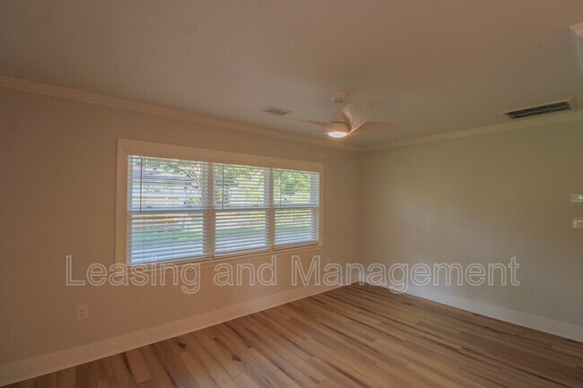 Building Photo - 1757 Skinner Ave