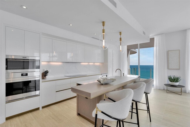 Building Photo - 525 N Fort Lauderdale Beach Blvd