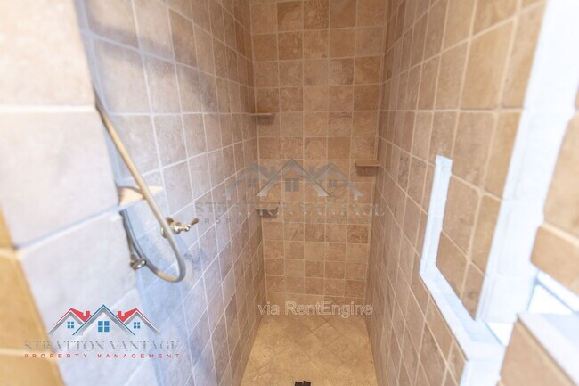 Building Photo - 4728 E Ron Rico Rd