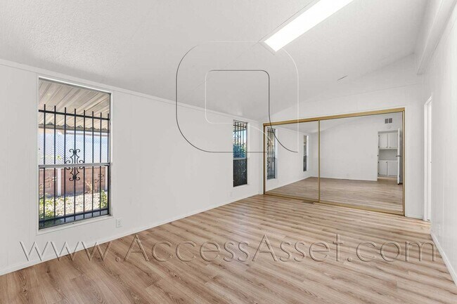 Building Photo - Spacious 2 Bedroom Home in a Desirable 55+ Hemet Community