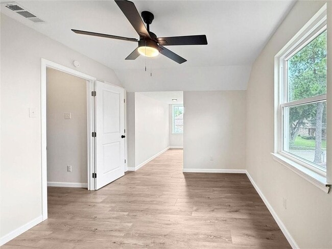 Building Photo - 2733 W Friendship Dr