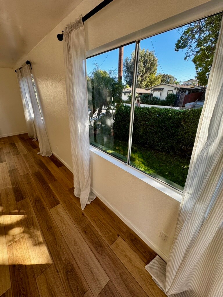 Building Photo - 658 W 23rd St