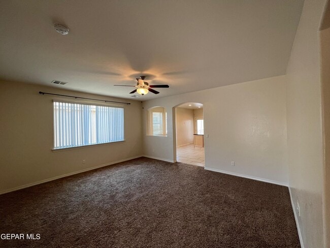 Building Photo - 147 N Manzanita Dr