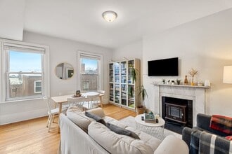 Building Photo - 62 W Cedar St