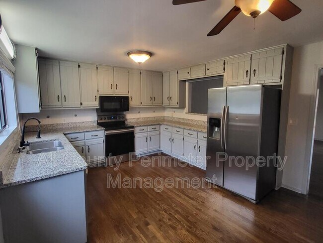 Building Photo - 2571 Rocky Springs Dr NE