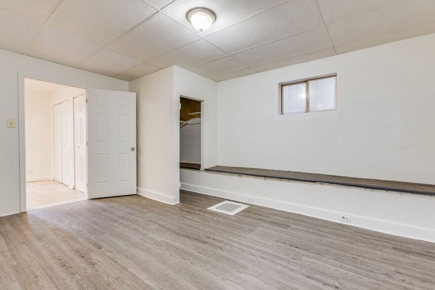 Building Photo - 705 Brownsville Rd