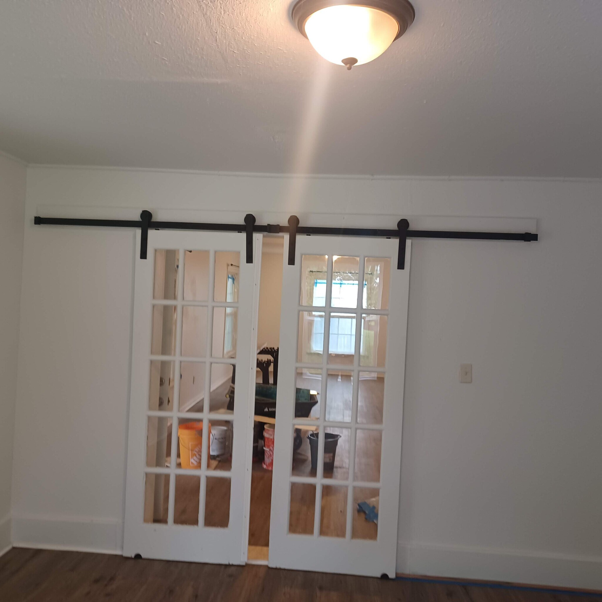 Building Photo - 505 W Maple