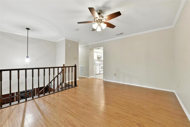 Building Photo - 329 Gleneagles Dr