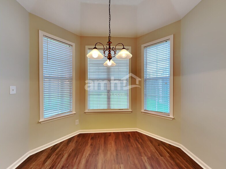 Building Photo - 9141 Chastain Pl