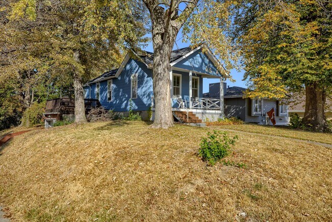 Building Photo - Cozy 1 Bedroom Bungalow!!