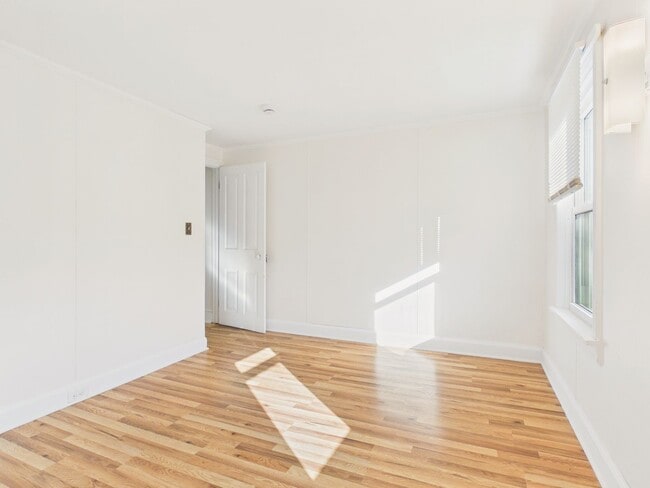 Building Photo - Single Family Home in Middletown