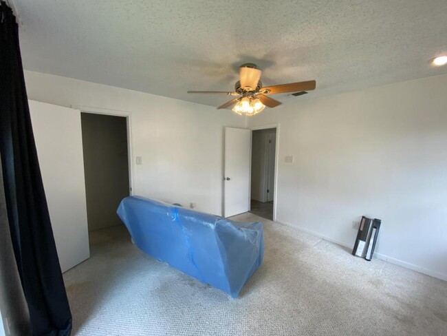 Building Photo - 1122 Rhonda Lee St
