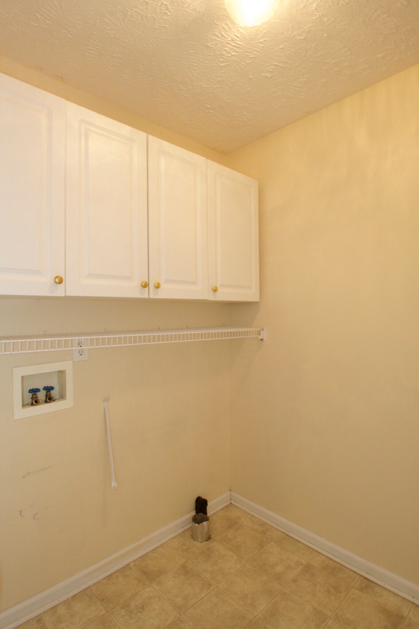 Laundry Room - 121 Rothbury Dr