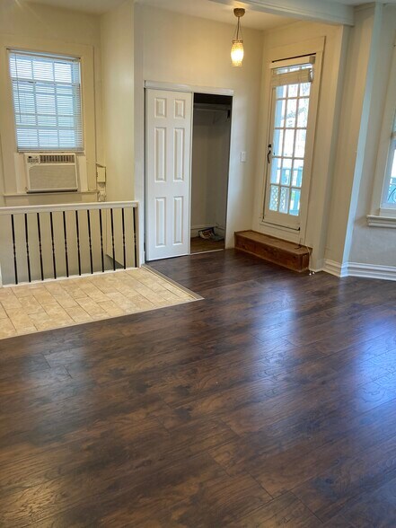 Building Photo - 1424 N North Park Ave