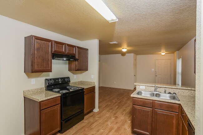 Building Photo - 10607 Hunters Pond