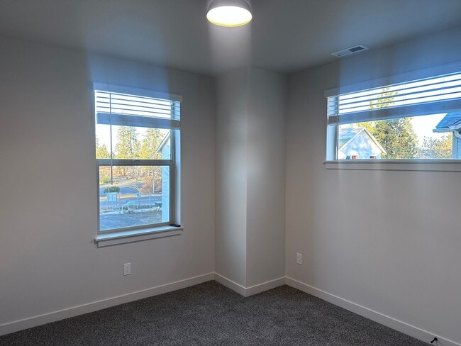 Building Photo - NEW 3 Bedroom near Vince Genna Stadium - Available 5/1