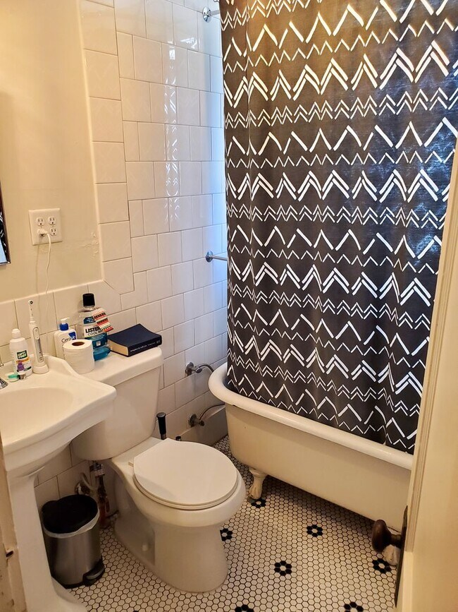 Building Photo - Laurel220 (KC-JF)