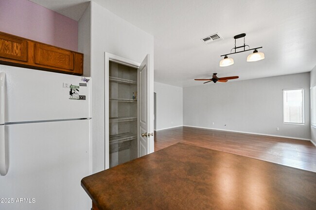 Building Photo - 10950 W Royal Palm Rd