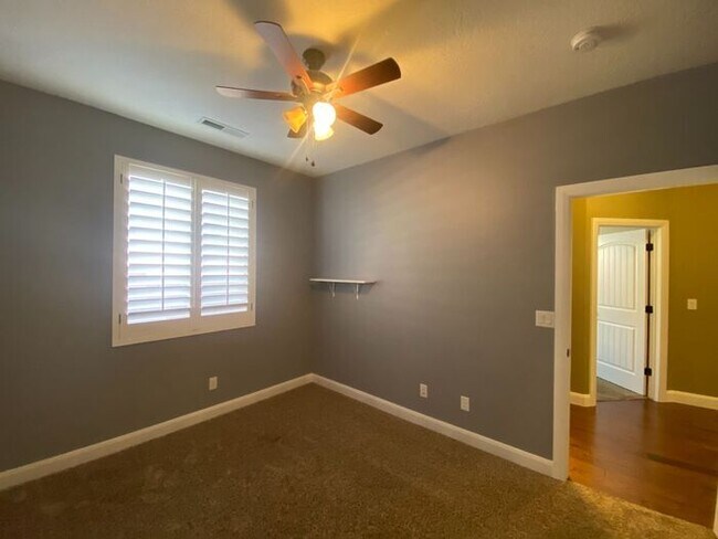 Building Photo - 455 N 2260 W