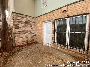 Building Photo - 2811 Woodbury St