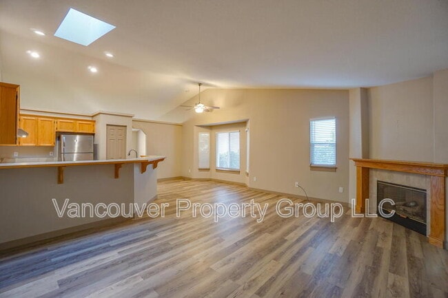 Building Photo - 1906 NE 151st Cir