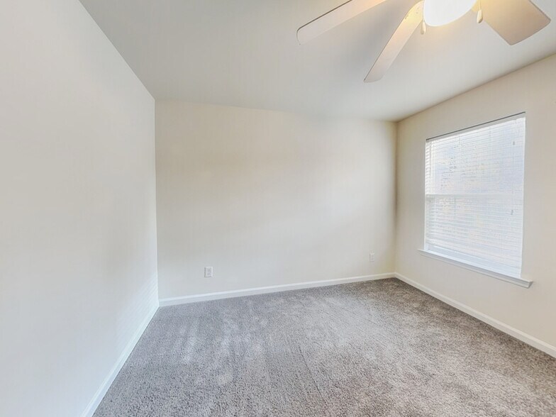 Building Photo - 8627 Challenger Dr