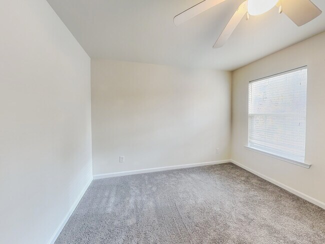 Building Photo - 8627 Challenger Dr