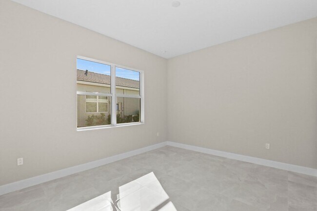 Building Photo - 14823 Wildwood Cir