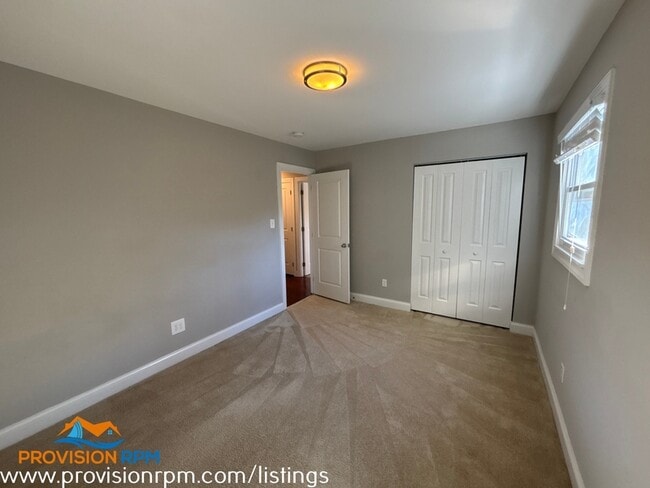 Building Photo - 625 Edwards Rd