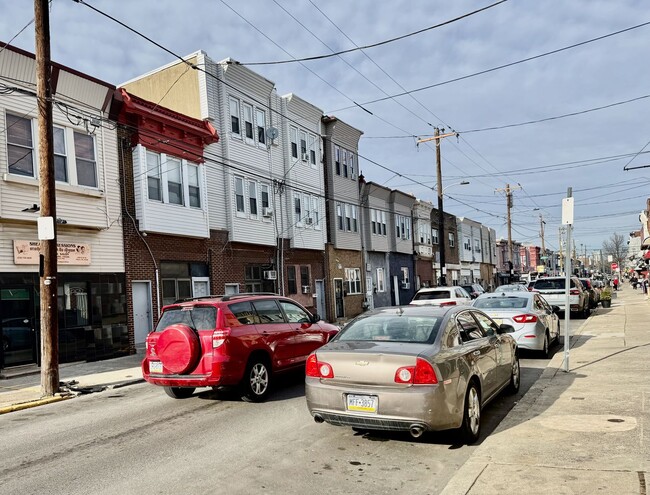 Building Photo - 2443 S 7th St