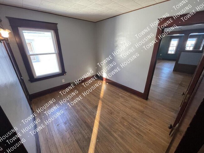 Building Photo - 418 Colvin Ave