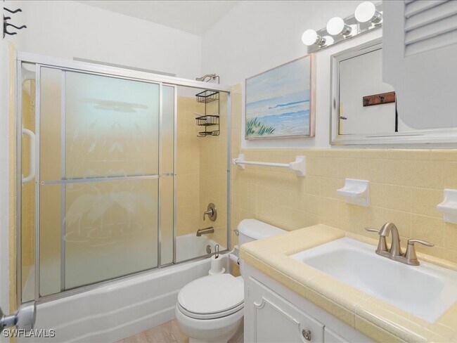 Building Photo - 530 4th Ave S