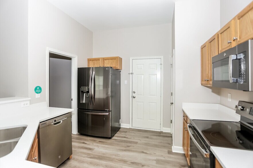 Building Photo - 6754 Thistle Down Dr