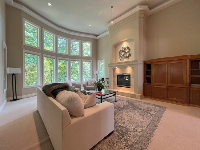 Building Photo - Forest-View Luxury Home with 5 Bedrooms, Luxury Primary Suite & Gourmet Kitchen