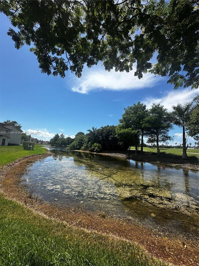 Building Photo - 12760 Vista Isles Dr