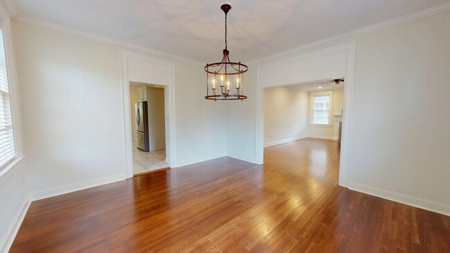 Building Photo - 345 Cloverdale Rd