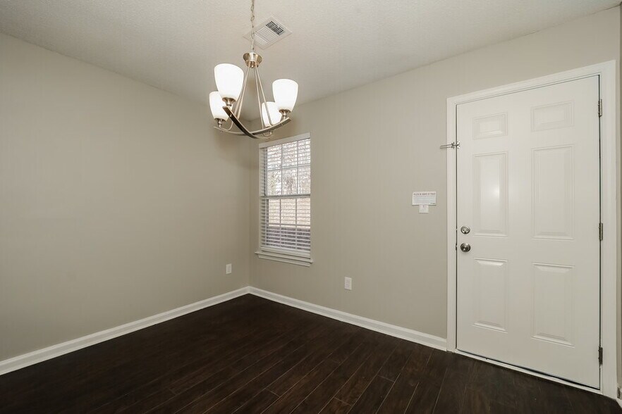 Building Photo - 2119 Summer Wind Dr SW