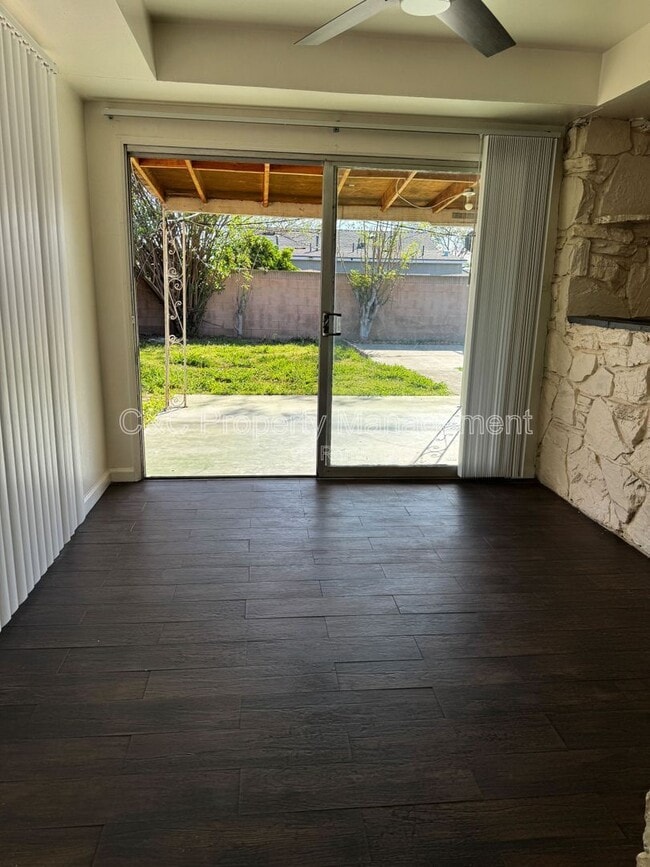 Building Photo - 14012 Sylvanwood Ave