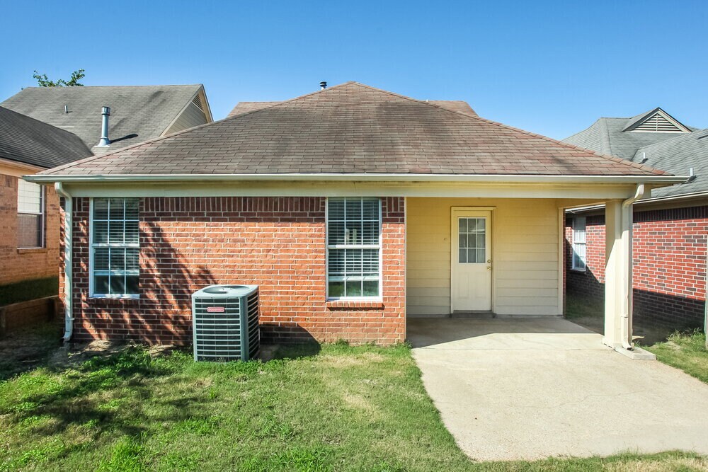 Building Photo - 2806 Maggie Woods Ln