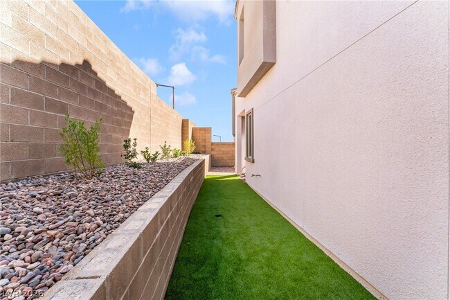 Building Photo - 11676 Golden Oriole Ave