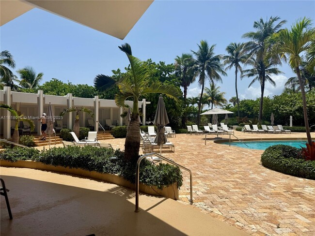 Building Photo - 5055 Collins Ave