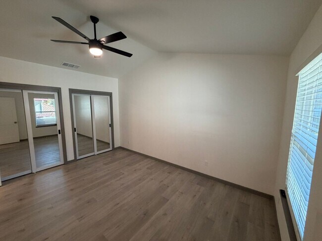 Building Photo - 7330 Stratford Pl