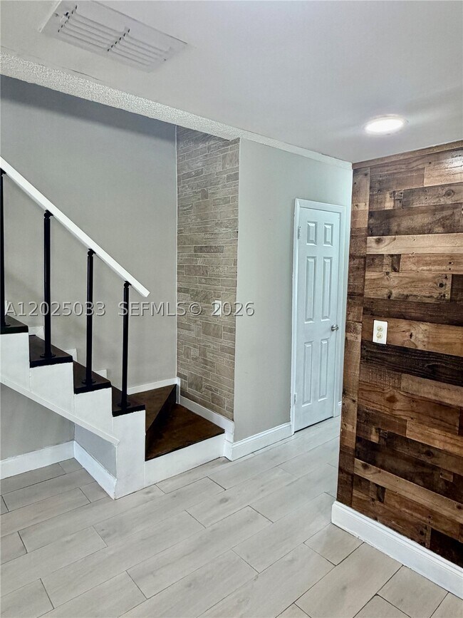 Building Photo - 1705 W 57th St