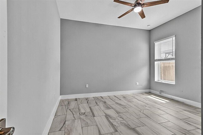 Building Photo - 70 Bannbury Ln