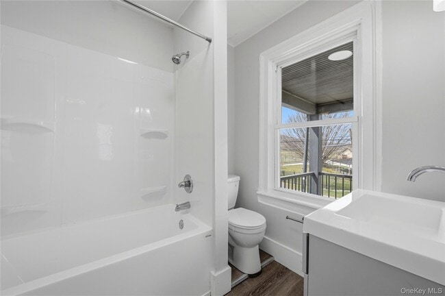 Building Photo - 45 S Robinson Ave